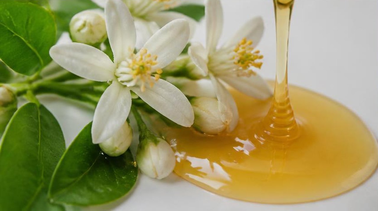 Aurantiol